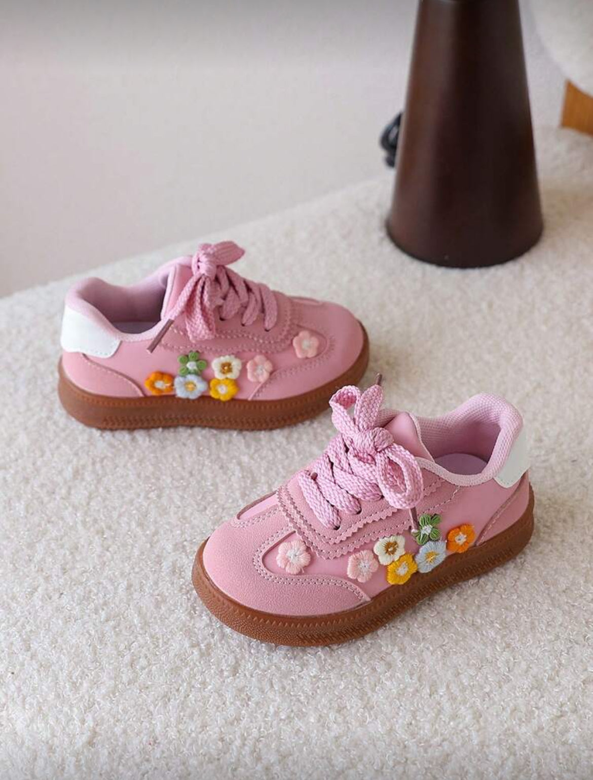 Zapatillas bordado floral
