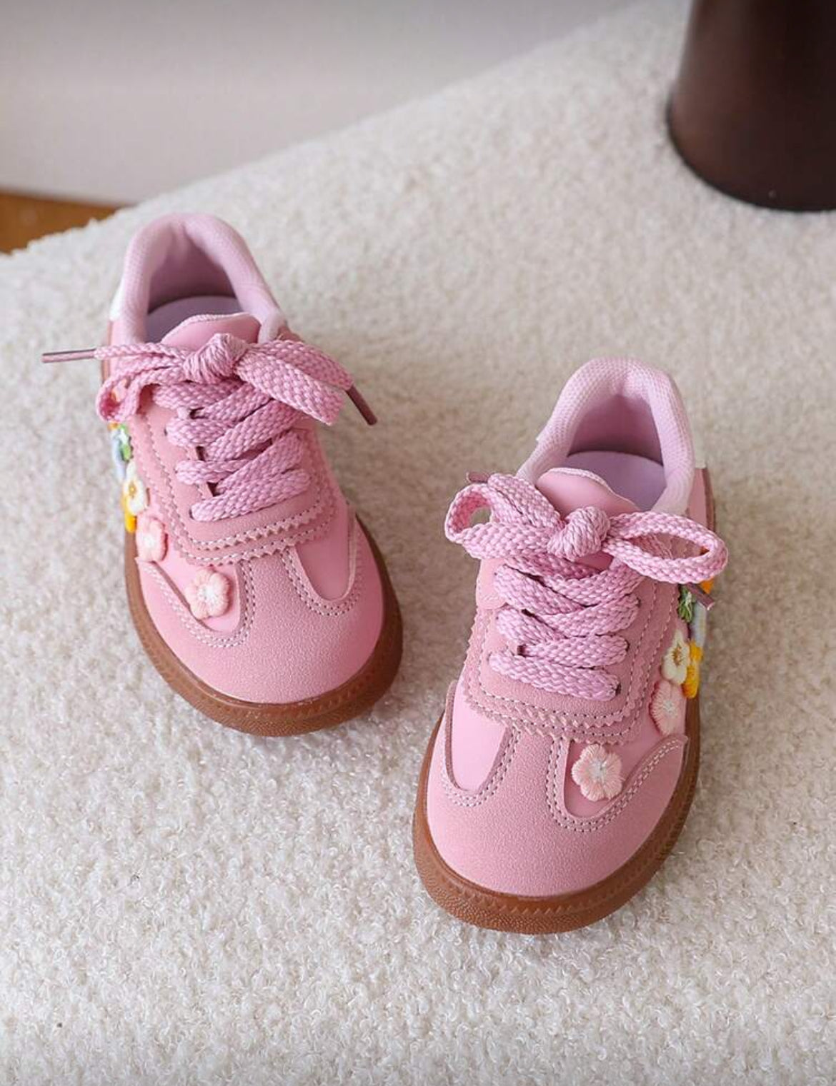 Zapatillas bordado floral